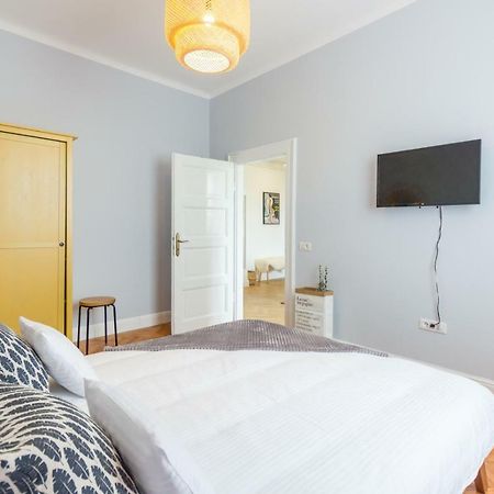 City Chic 3 Bedroom Apartment Kaloşvar Dış mekan fotoğraf