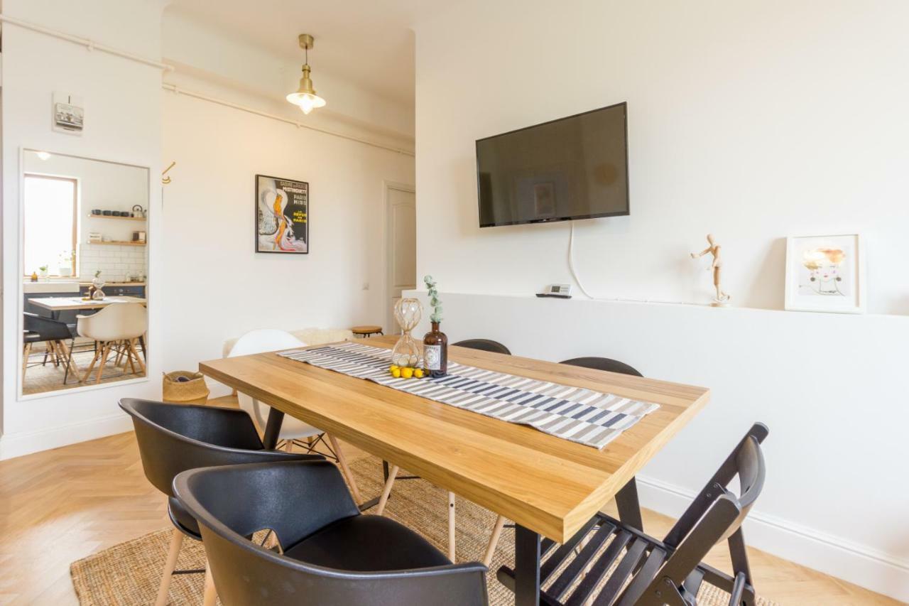 City Chic 3 Bedroom Apartment Kaloşvar Dış mekan fotoğraf