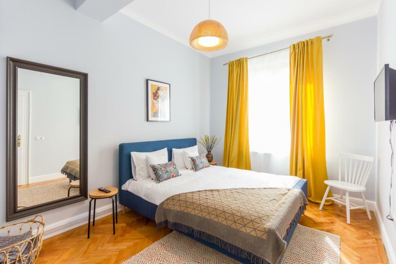 City Chic 3 Bedroom Apartment Kaloşvar Dış mekan fotoğraf