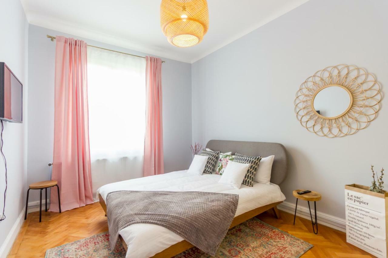 City Chic 3 Bedroom Apartment Kaloşvar Dış mekan fotoğraf